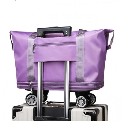 ROLLING DUFFLE BAG WITH WHEELS